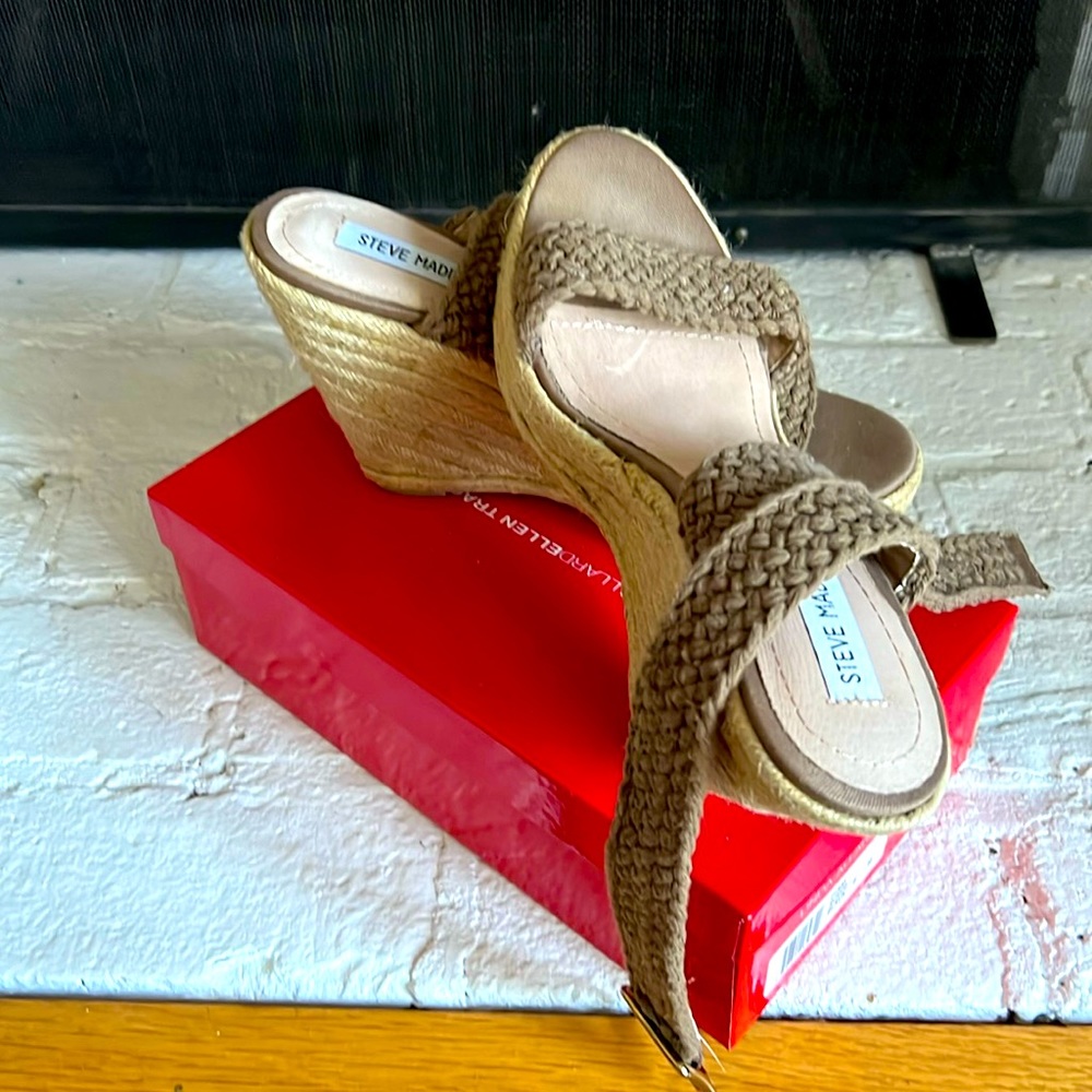 Steve Madden woven wedges. Beyond comfortable, you can walk NYC all day !
